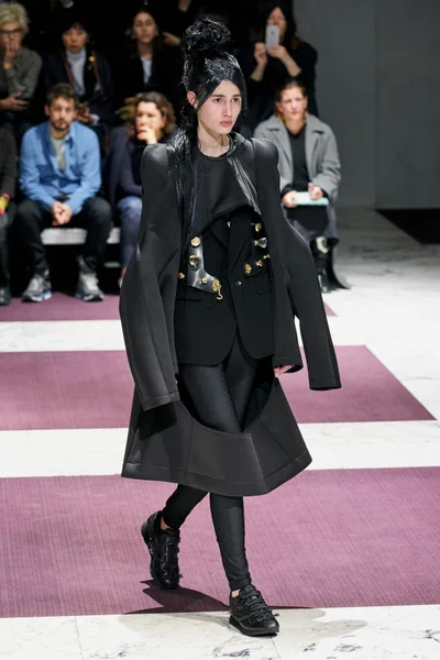 Look 12